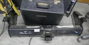 lot 146 image: GM Hitch for 20002500 regular cab