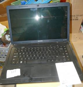 lot 177 image: Compaq Presario CQ57 laptop - working with bag