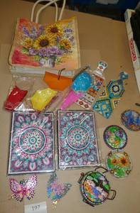 lot 197 image: Lot of diamond dot items, bag, notebooks, coasters, umbrellas, magnifier