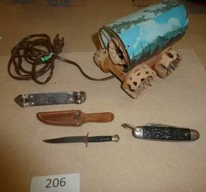 lot 206 image: Vintage wagon night light-works, Hamms bottle opener, Indiana toll knife and multi knife
