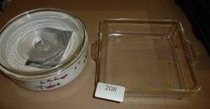 lot 208 image: New Pzaltzgraff casserole dish and a square glass dish