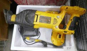 lot 237 image: Dewalt sawzall with 2 batteries and charger - works