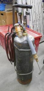 lot 252 image: small gas tank with torch