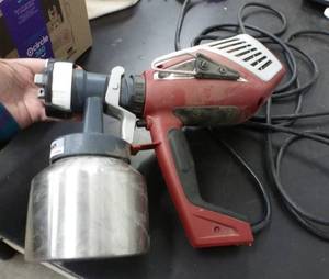 lot 268 image: Titan FlexSpray FlexFinish handheld airless paint sprayer