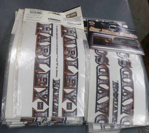 lot 289 image: 20 Harley Davidson decals