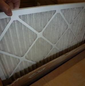 lot 290 image: 23 furnace filters 25x25x1