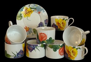 lot 71 image: Essex Fine China Spring Garden Designed by Gerald Patrick