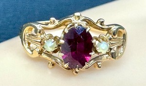 lot 12 image: Vintage 14K and Ruby Ring