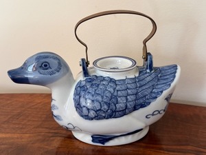 lot 98 image: Vintage Hand Painted Blue and White Chinese Duck Shaped Teapot