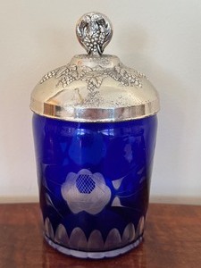 lot 91 image: Vintage Cobalt Blue Glass Biscuit Jar