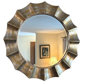 lot 92 image: Beautiful Wall Mirror