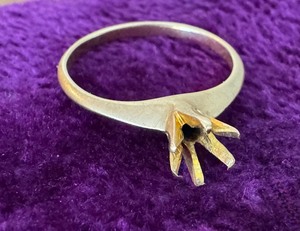 lot 41A image: Vintage 10K Gold Ring Setting