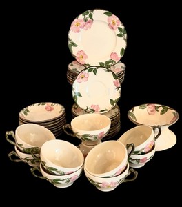 lot 136 image: Partial Setting of Franciscan Desert Rose