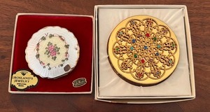 lot 182A image: Two Vintage Compacts including a Vintage Enamel Compact