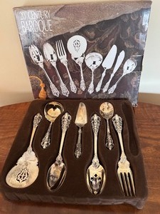 lot 173 image: Wallace Baroque Godinger Silver Plate Serving Utensils