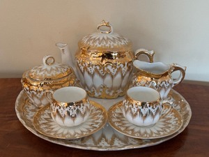 lot 166 image: Small Vintage Childrens Tea Set