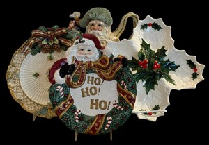lot 278 image: Fitz & Floyd Classics Gregorian Collection Victorian Santa Teapot,  Fitz & Floyd Santa with Wreath  Wall Hanger DishPlate 2002