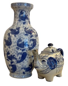 lot 194 image: Vintage Blue and White Chinese Vase and Blue and White Elephant Shaped Tea Kettle
