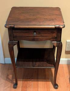 lot 246 image: Mahogany Queen Anne Style Side Table