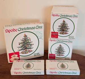 lot 281 image: Spode Christmas Tree Double Tiered Tray, Wine Glasses and More
