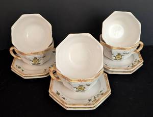 lot 287 image: Floral Italian Ceramic Teacups