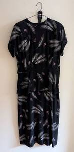 lot 322 image: Vintage Wheat Print Womans Belted Dress