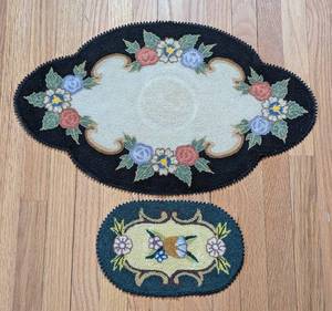 lot 326 image: Pair of Vintage Hooked Linens