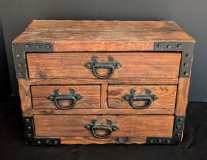 lot 209 image: Small Vintage Wood Storage Chest