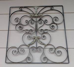 lot 155 image: Decorative Metal Wall Hanging