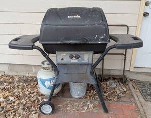 lot 159 image: Charbroil Propane Grill