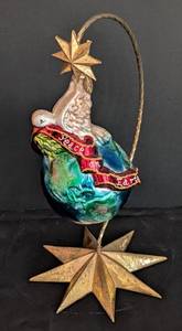 lot 145 image: Christopher Radko Peace Dove and Stand