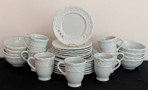 lot 118 image: Marketplace Pale Green Ceramic Dish Set