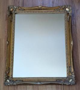 lot 54 image: Elegant Vintage Gold Wall Mirror