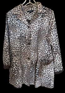 lot 406 image: Karen Kane Lifestyle Size Large Coat  Jacket
