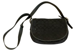 lot 400 image: Coach Signature Black Handbag