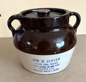 lot 430 image: Vintage W.M. H. Jensen Bean Pot