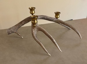 lot 436 image: Rustic Style Antler Candle Holder