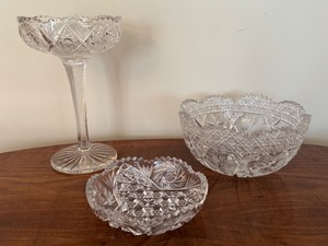 lot 94 image: Three Pieces of Beautiful Vintage Crystal Items