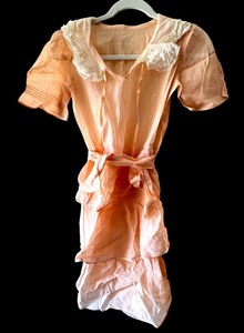 lot 422 image: Vintage Childrens Dress
