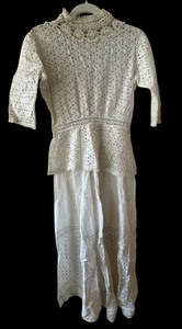 lot 424 image: Antique Edwardian Dress