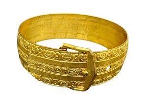 lot 20C image: Vintage Gold Tone Buckle Bracelet