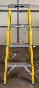 lot 320 image: Keller Four Foot Step Ladder