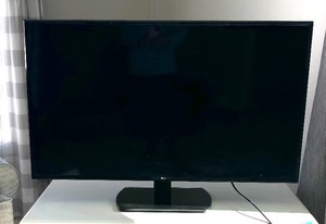 lot 28 image: LG 48 Inch TV Model 50UK6090PUA