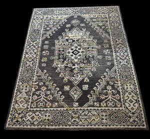 lot 2 image: Gorgeous Area Rug by Good Weave