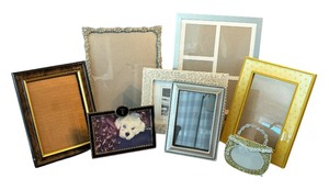 lot 105 image: Assorted Picture Frames
