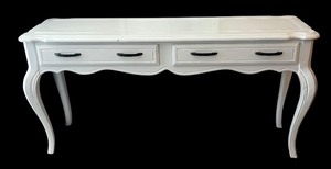 lot 9 image: White Console Table by Hammary
