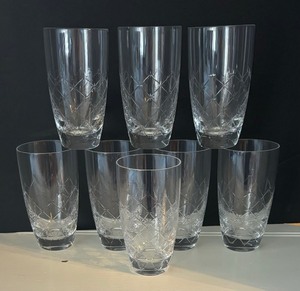 lot 113 image: Eight Crystal Tumblers with Lattice Designs