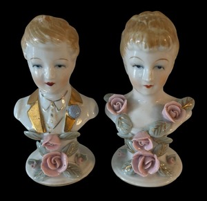 lot 38 image: Vintage Ucagco Victorian Salt and Pepper Shakers