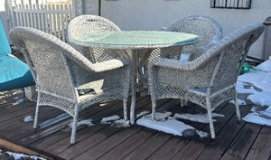 lot 159 image: Wicker Patio Table with Four Chairs