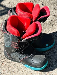 lot 138 image: Size 5 Snowboard Boots
